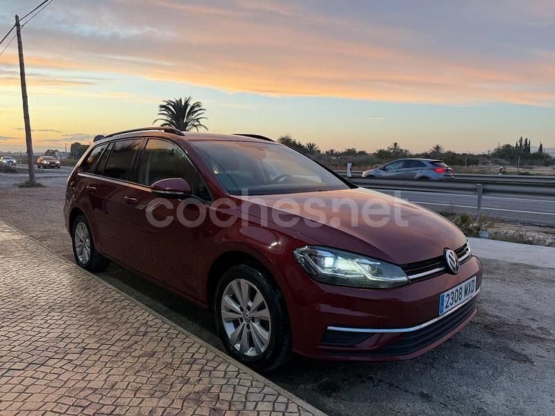 Usado VW Golf VII Advance 150 CV (110 kW) 2020 Granate Familiar