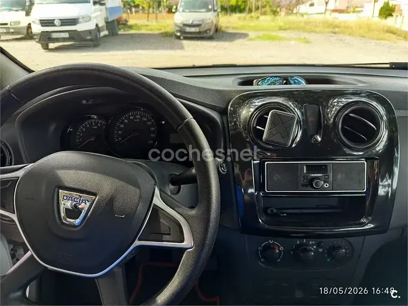 Usado Dacia Sandero Base 73 CV (53 kW) 2017 Blanco Berlina
