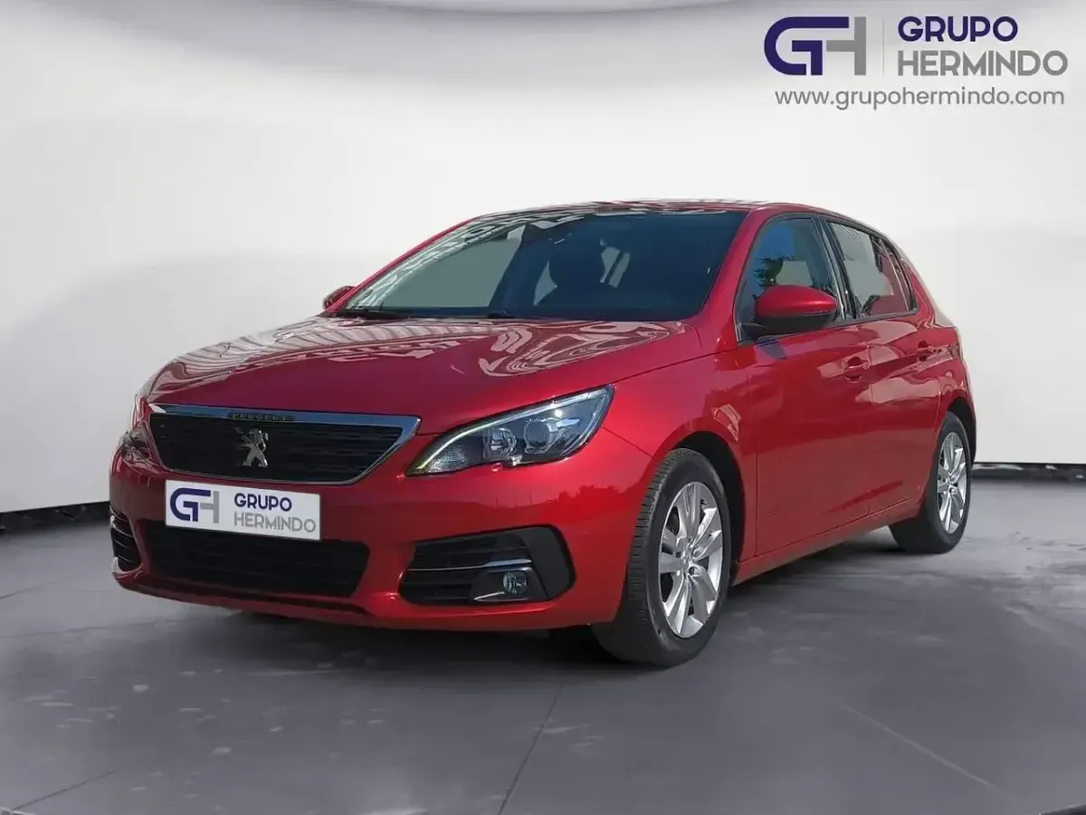 Usado Peugeot 308 Active 100 CV (73 kW) 2020 Rojo Berlina