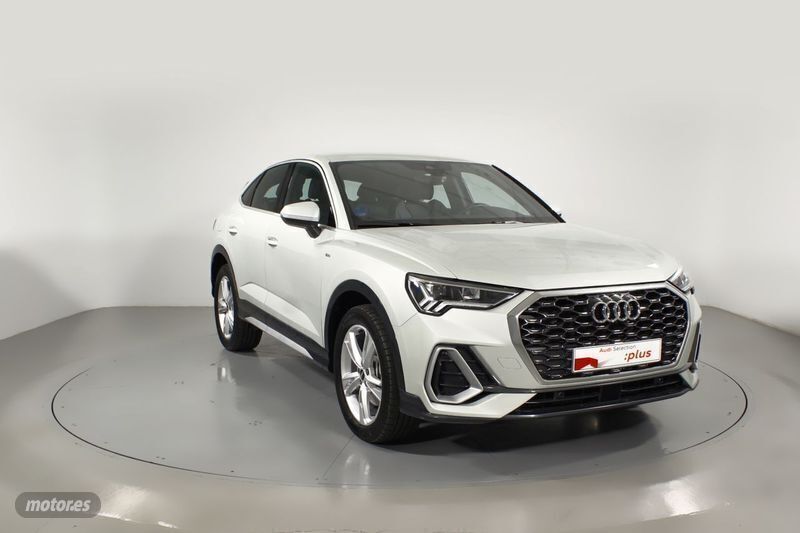 Plateado Usado 2023 Audi Q3 Sportback S-Line SUV | 46.900 € (Caro) - Imagen 1/4