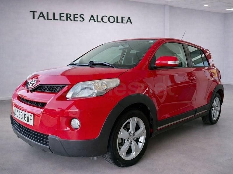 Usado Toyota Urban Cruiser Active 90 CV (66 kW) 2010 Granate Utilitario