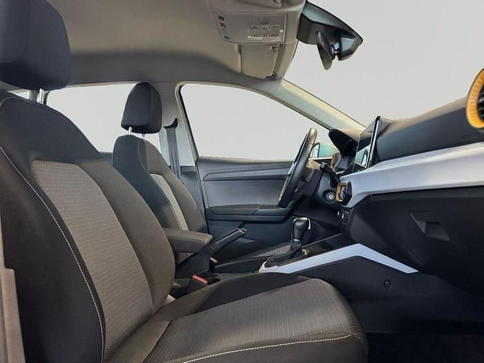 Usado Seat Arona Style 115 CV (84 kW) 2024 Gris plata SUV