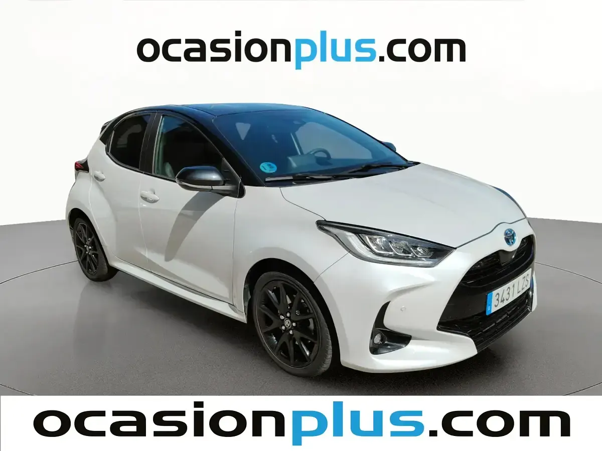 Usado Toyota Yaris Plus 116 CV (85 kW) 2022 Blanco Utilitario