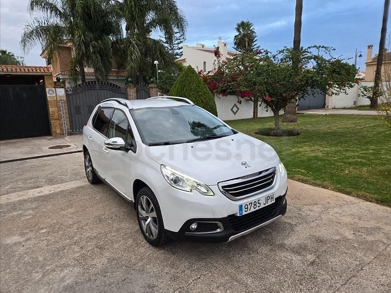 Usado Peugeot 2008 Active 100 CV (73 kW) 2016 Blanco SUV