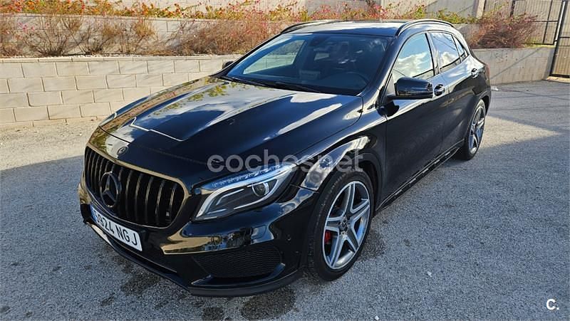 Negro Usado 2016 Mercedes GLA180 AMG line SUV | 17.450 € (Caro) - Imagen 1/4