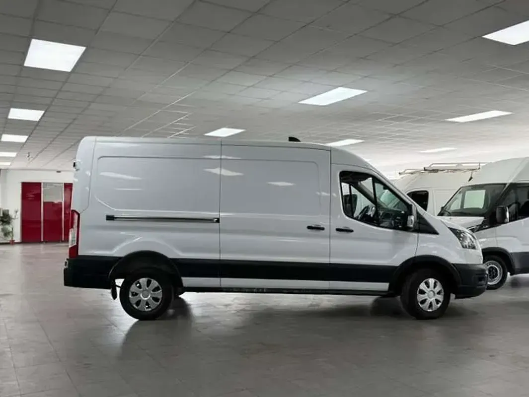 Usado Ford Transit Trend 131 CV (96 kW) 2023 Blanco Van