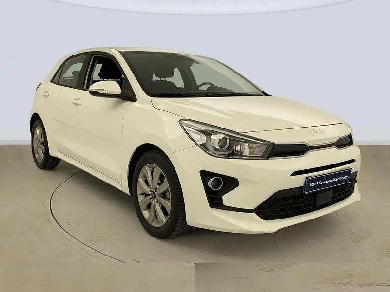 Usado Kia Rio 84 CV (61 kW) 2022 Blanco