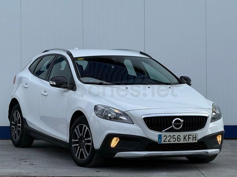Usado Volvo V40 CC 120 CV (88 kW) 2018 Blanco Familiar