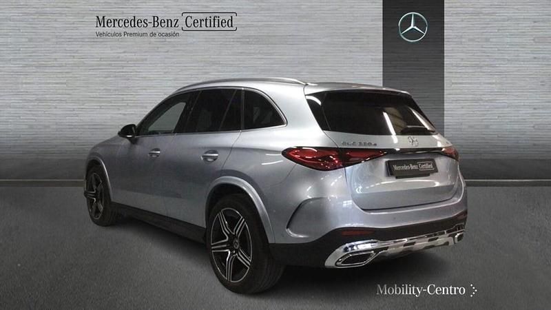 Usado Mercedes GLC220 AMG line 197 CV (144 kW) 2024 Hightechsilber metallic