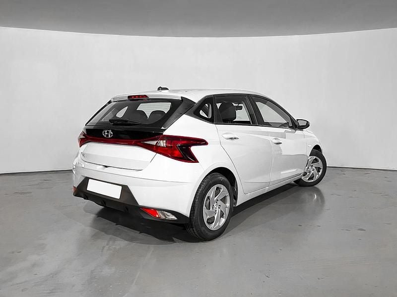 Usado Hyundai i20 84 CV (61 kW) 2022 Blanco polar Utilitario