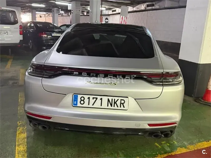Usado Porsche Panamera 4S 560 CV (411 kW) 2021 Gris / plata Utilitario