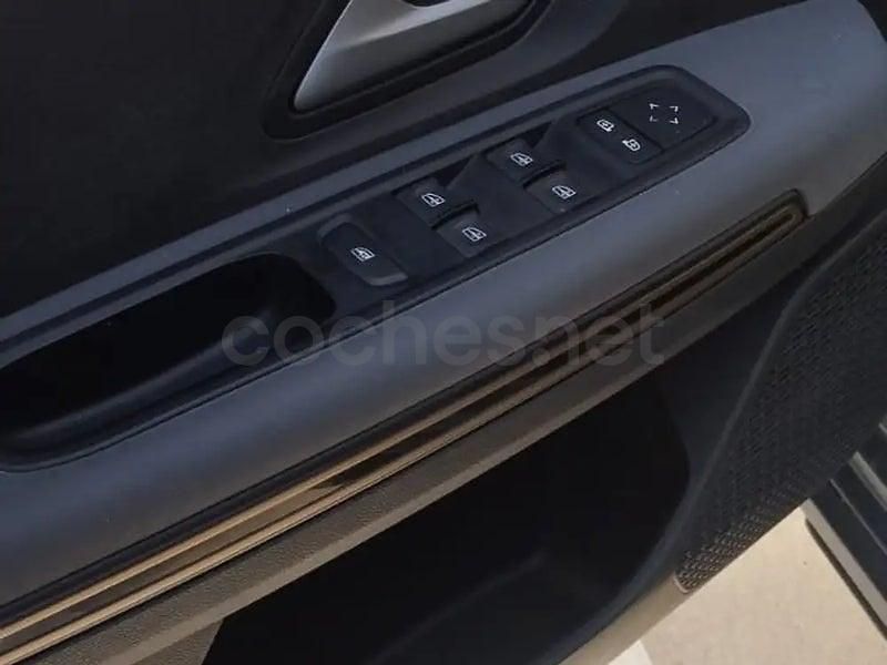 Usado Dacia Jogger Extreme 140 CV (102 kW) 2024 Verde Monovolumen