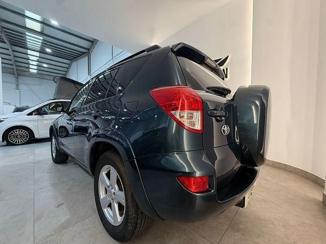 Usado Toyota RAV4 Executive 177 CV (130 kW) 2007 Verde SUV