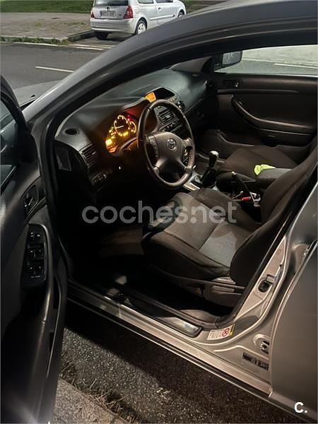 Gris / plata Usado 2005 Toyota Avensis Executive Berlina | 1700 € (Super precio) - Imagen 1/3