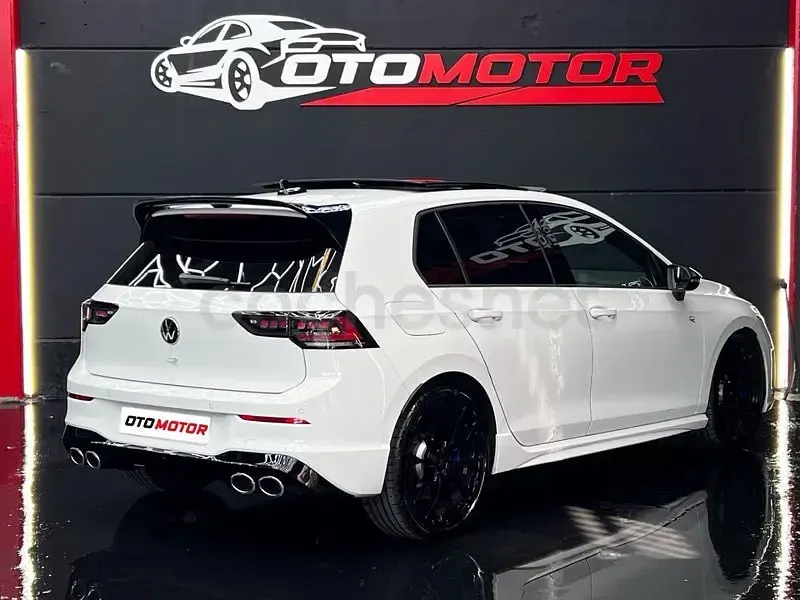 Usado VW Golf VIII R 333 CV (244 kW) 2026 Blanco Berlina