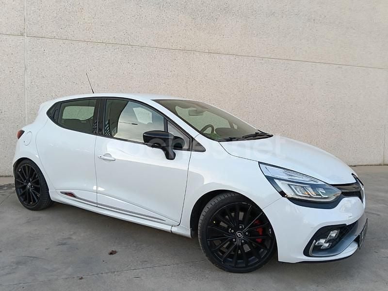 Usado Renault Clio IV Trophy 220 CV (161 kW) 2017 Blanco Berlina