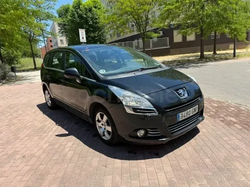 Usado Peugeot 5008 Access 112 CV (82 kW) 2011 Negro Monovolumen