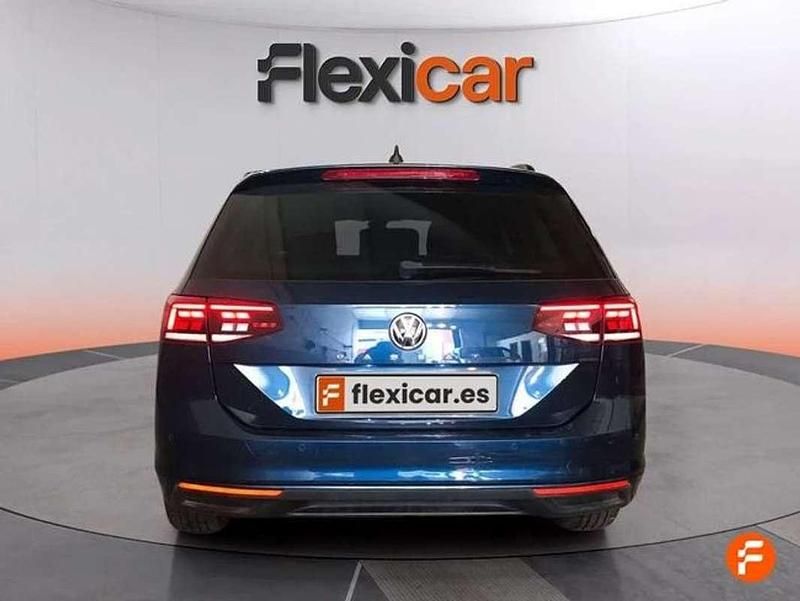 Usado VW Passat Executive 151 CV (111 kW) 2020 Azul Familiar