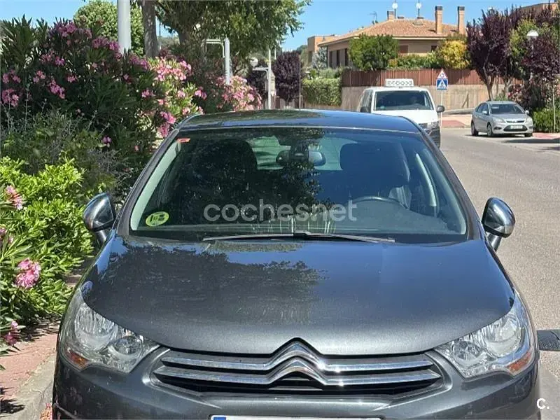 Usado Citroën C4 92 CV (67 kW) 2014 Gris / plata Berlina