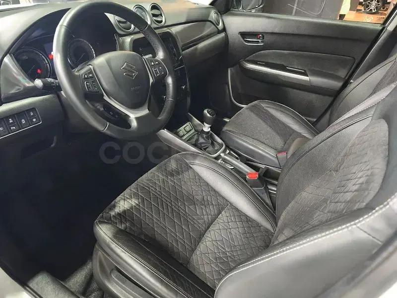 Usado Suzuki Vitara GLX 129 CV (94 kW) 2022 Blanco SUV
