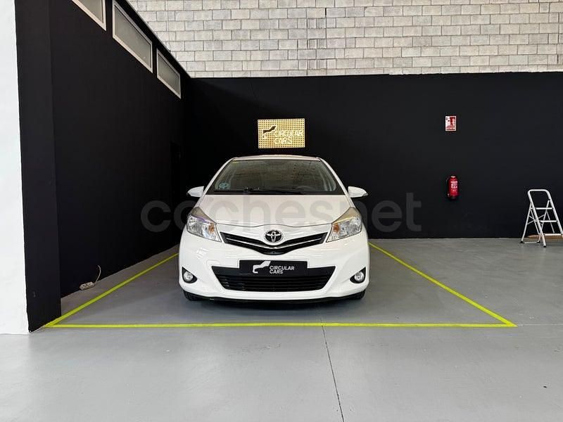 Begagnad Toyota Yaris Active 99 HK (72 kW) 2013 Vit Halvkombi