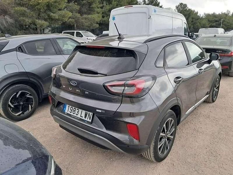 Usado Ford Puma Titanium 125 CV (91 kW) 2022 Gris SUV