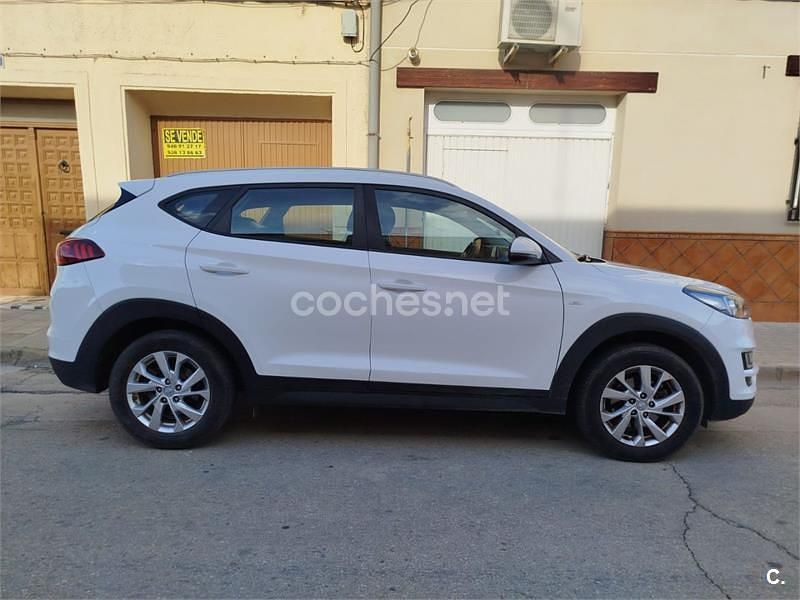 Usado Hyundai Tucson 116 HP (85 kW) 2019 Branco SUV