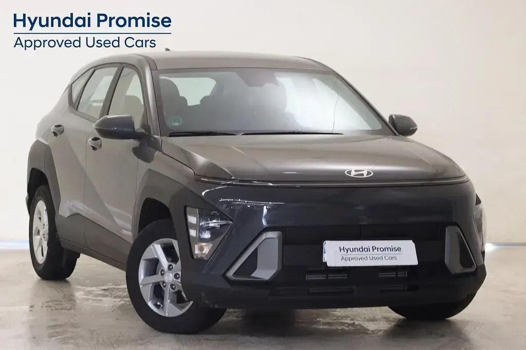 Usado Hyundai Kona 120 CV (88 kW) 2023 Gris / plata SUV