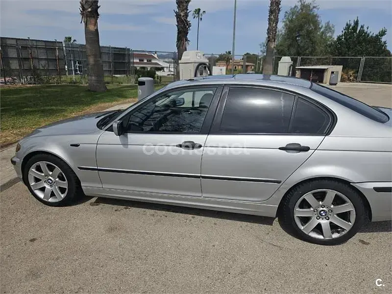 Usado BMW 320 Sport Line 150 CV (110 kW) 2004 Gris / plata Berlina