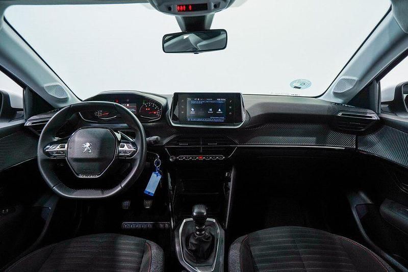 Usado Peugeot 208 Active 100 CV (73 kW) 2021 Blanco Utilitario