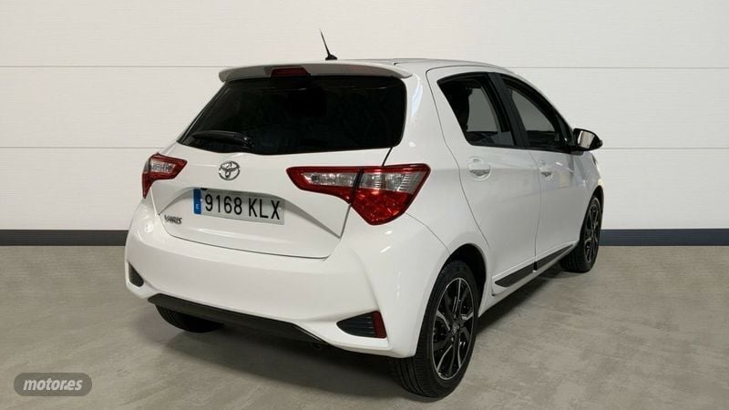Usado Toyota Yaris 111 CV (81 kW) 2018 Blanco Utilitario