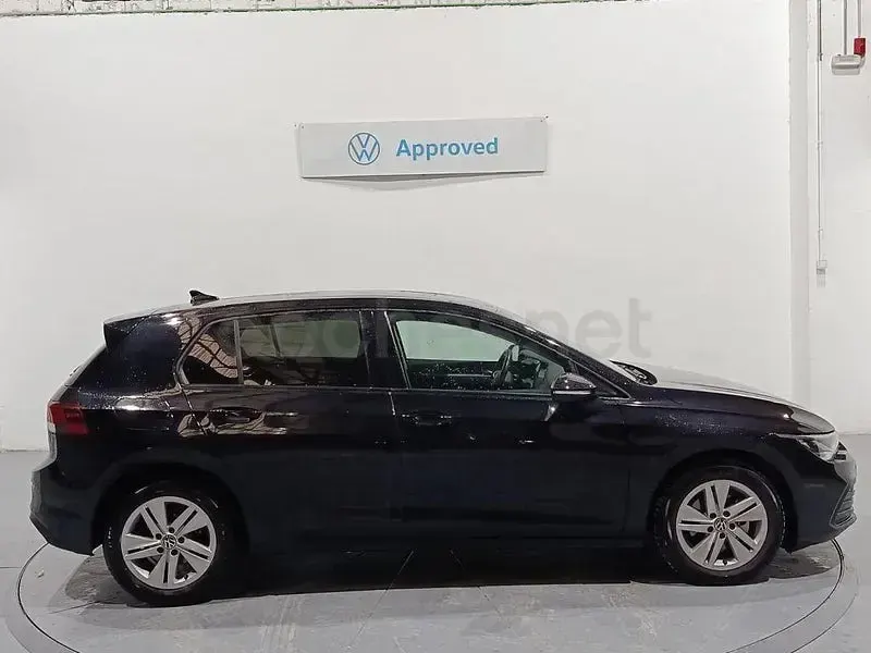 Usado VW Golf VIII Life 150 CV (110 kW) 2023 Negro Berlina