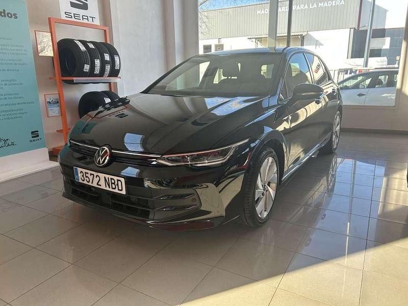 Usado VW Golf VIII 116 CV (85 kW) 2025 Negro Utilitario