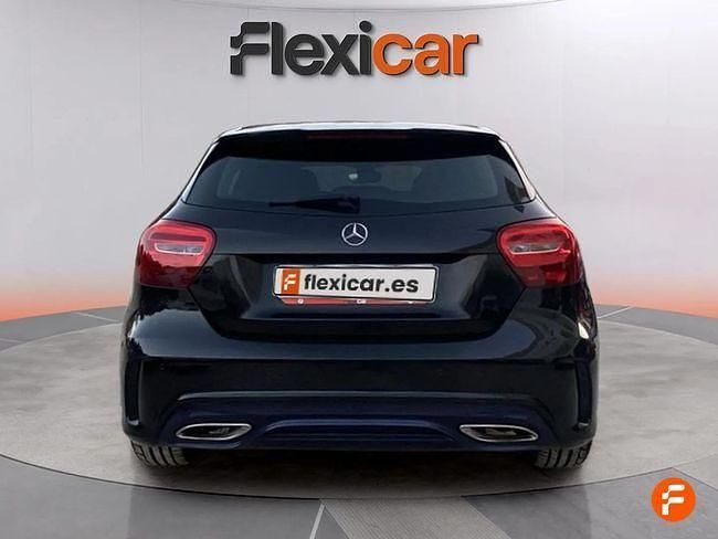 Usado Mercedes A200 AMG line 156 CV (114 kW) 2017 Negro Berlina