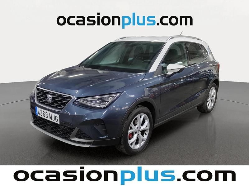 Gris Usado 2023 Seat Arona FR SUV | 19.991 € (Precio justo) - Imagen 1/4