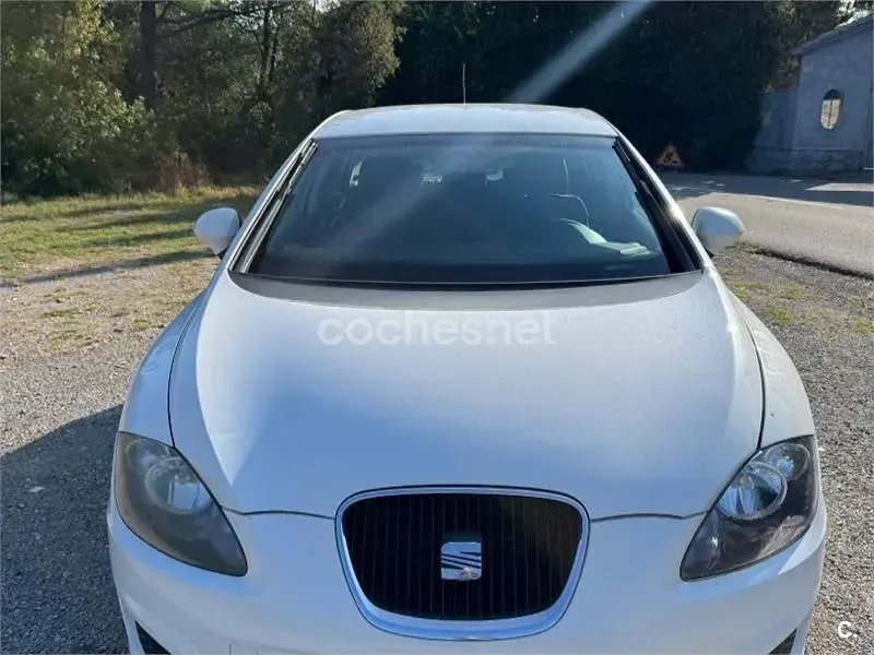 Usado Seat Leon Reference 105 CV (77 kW) 2011 Blanco Utilitario