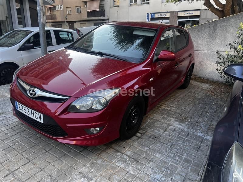Granate Usado 2011 Hyundai i30 Classic Berlina | 4800 € (Un poco caro) - Imagen 1/4