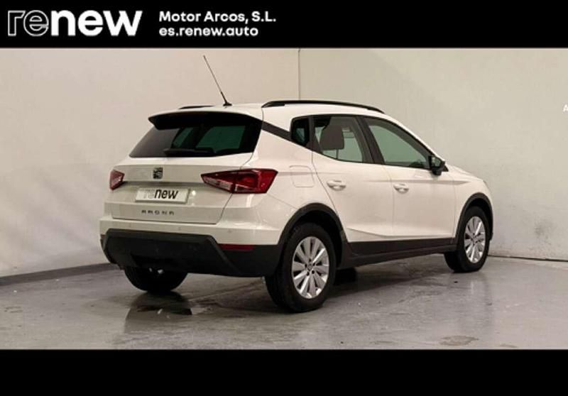 Usado Seat Arona Style 95 CV (69 kW) 2018 Blanco SUV