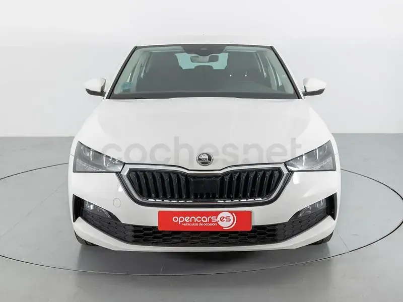 Usado Skoda Scala Ambition 95 CV (69 kW) 2023 Blanco Utilitario