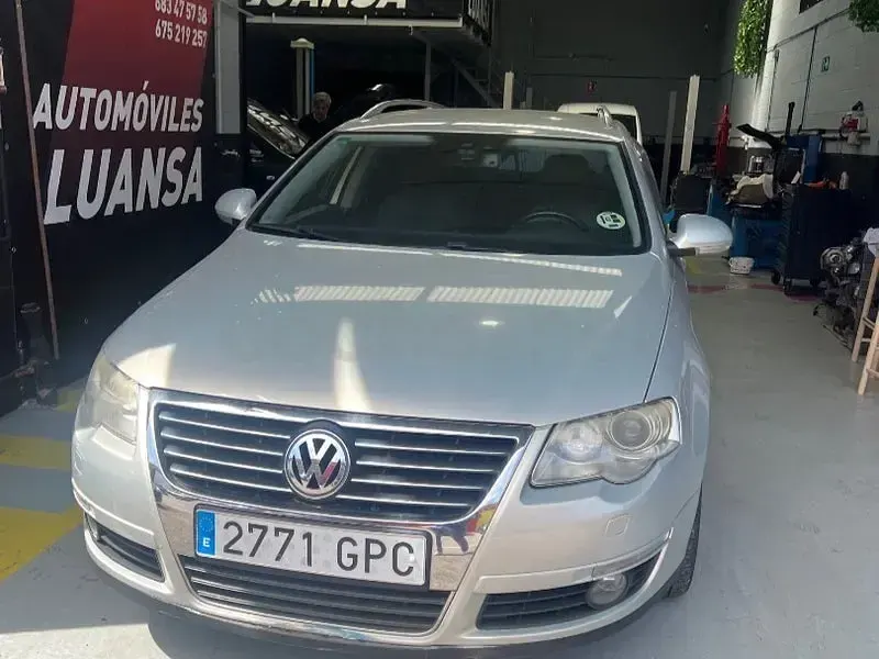 Usado VW Passat Highline 140 CV (102 kW) 2009 Beige Familiar