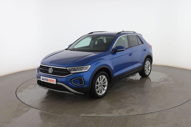 Usado VW T-Roc Life 150 CV (110 kW) 2025 Azul SUV