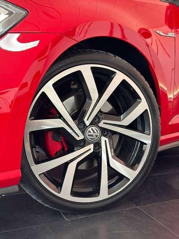 Usado VW Golf VII GTI 230 CV (169 kW) 2018 Rojo Utilitario