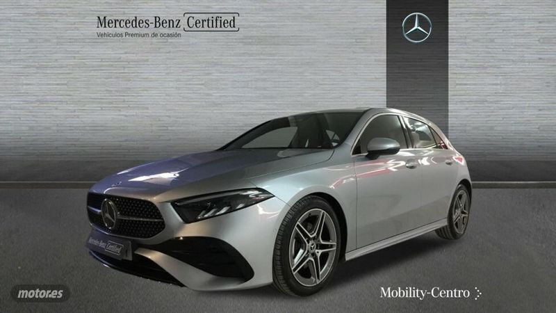 Plateado Usado 2024 Mercedes A180 Berlina | 32.900 € (Precio justo) - Imagen 1/4