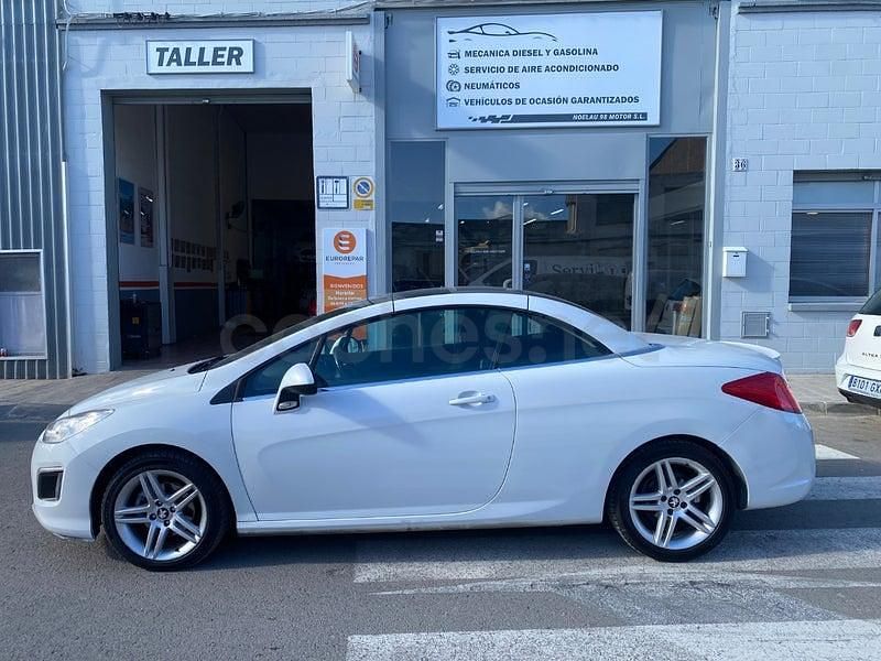 Usado Peugeot 308 CC Active 112 CV (82 kW) 2011 Blanco Descapotable