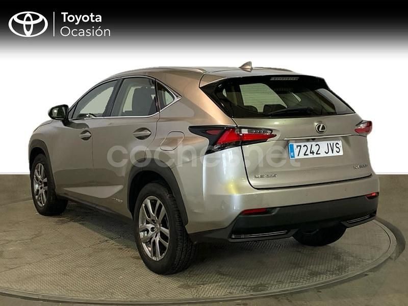 Usado Lexus NX300h Executive Line 197 CV (144 kW) 2016 Gris / plata SUV