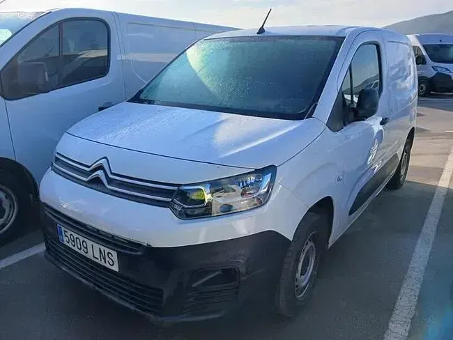 Usado Citroën Berlingo 75 CV (55 kW) 2021 Blanco Monovolumen