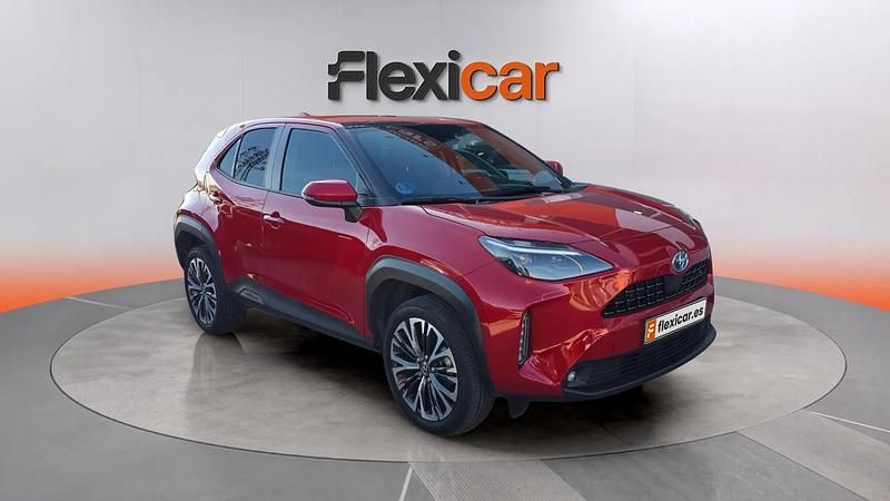 Usado Toyota Yaris Hybrid Active 116 CV (85 kW) 2023 Granate