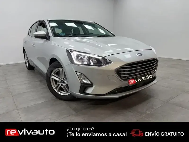 Usado Ford Focus Trend 120 CV (88 kW) 2022 Gris / plata Berlina