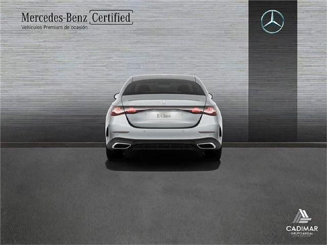 Usado Mercedes E300 313 CV (230 kW) 2024 Plata hightech