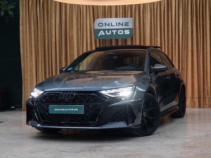 Usado Audi RS3 Premium 400 CV (294 kW) 2025 Gris / plata Berlina